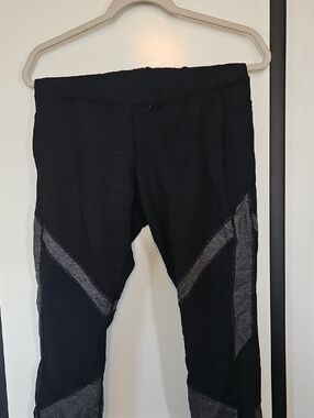 Avia Black Leggings with Gray Contrast Panels